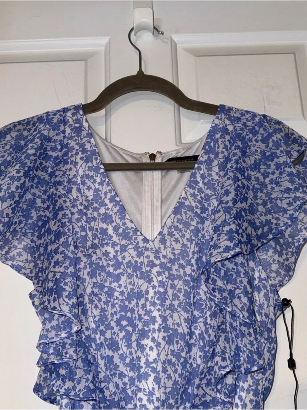Tommy Hilfiger Light Blue white Floral sleeveless Ruffle chiffon Dress 12 NWOT - Picture 5 of 16